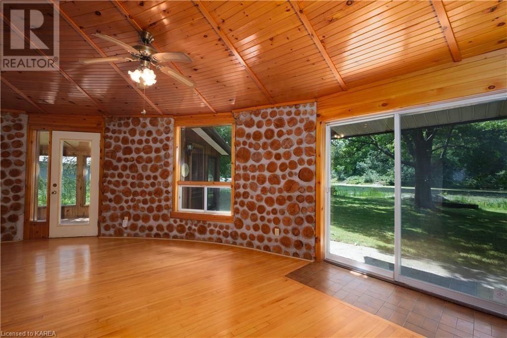 851 RIDEAUWOOD Lane