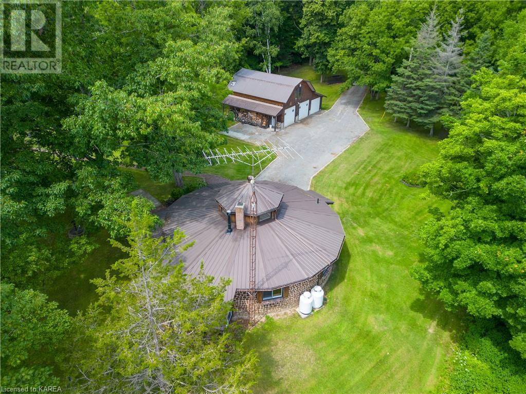 851 RIDEAUWOOD Lane
