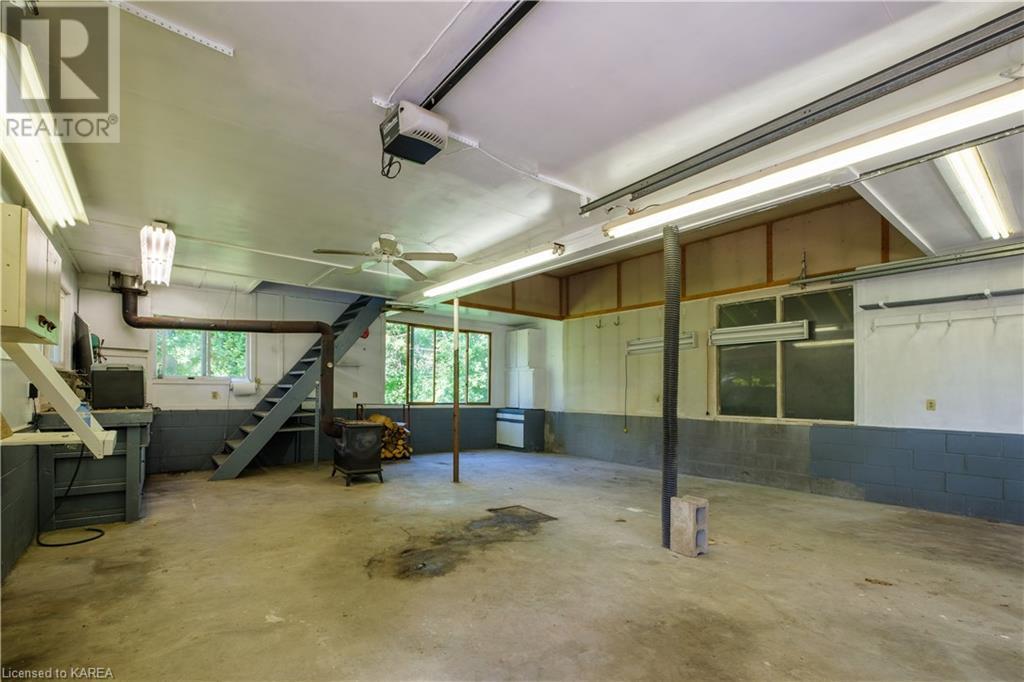 851 RIDEAUWOOD Lane