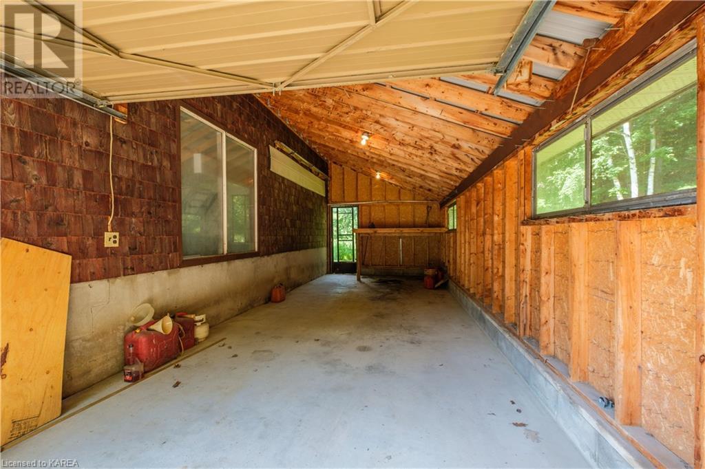 851 RIDEAUWOOD Lane