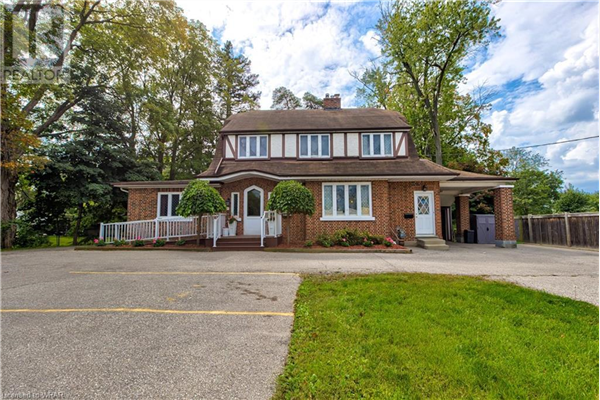 1558 KING Street E, Cambridge