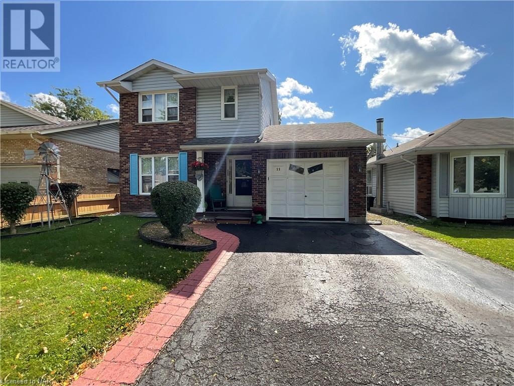 11 EASTWOOD Drive