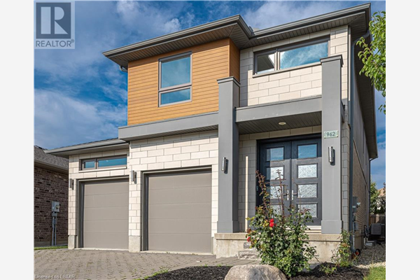962 MOY Crescent, London