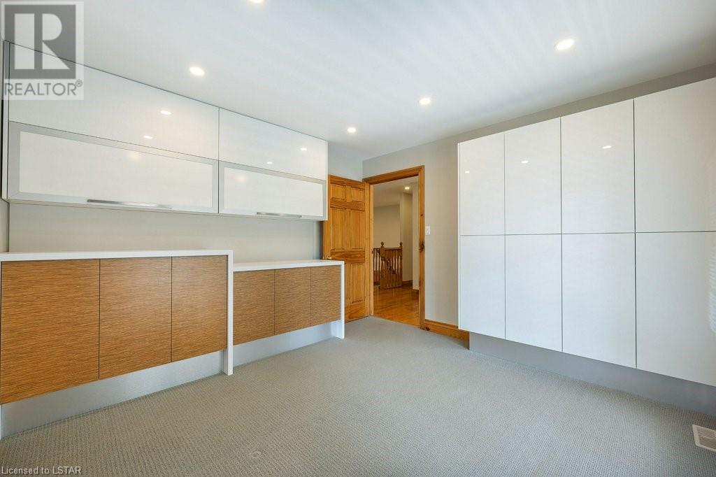 93 AXFORD Parkway