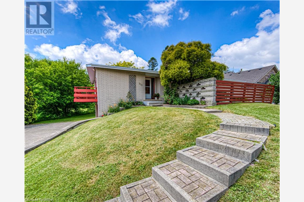 210 WILLIAM Street S, Tavistock