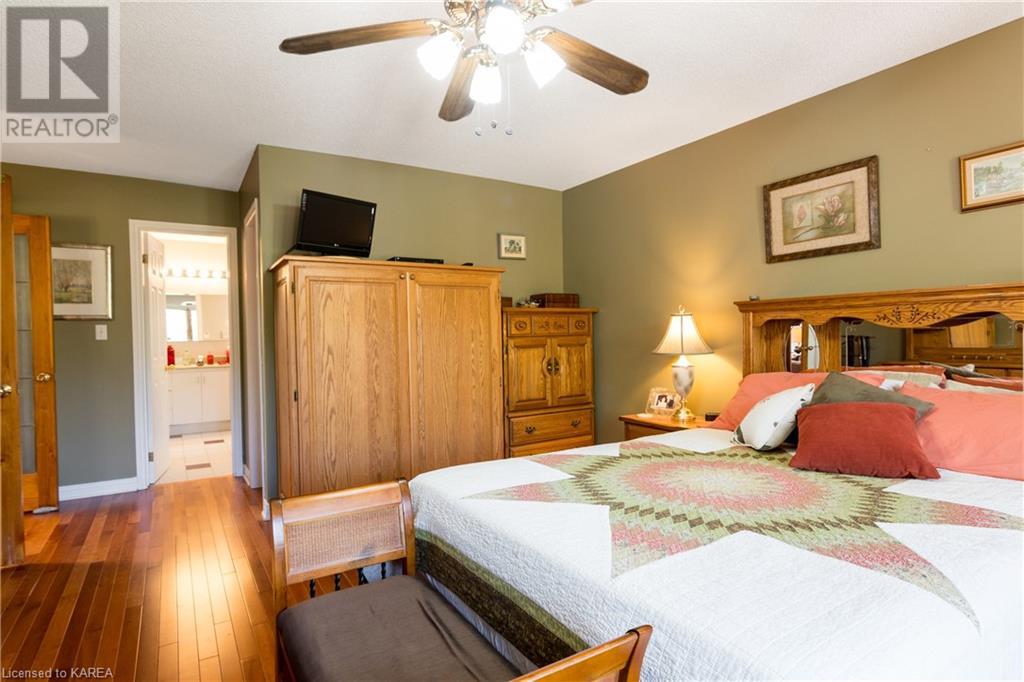1827 RADAGE Road