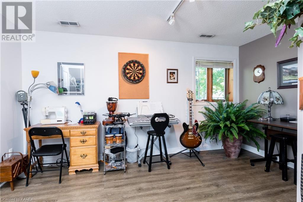 1827 RADAGE Road