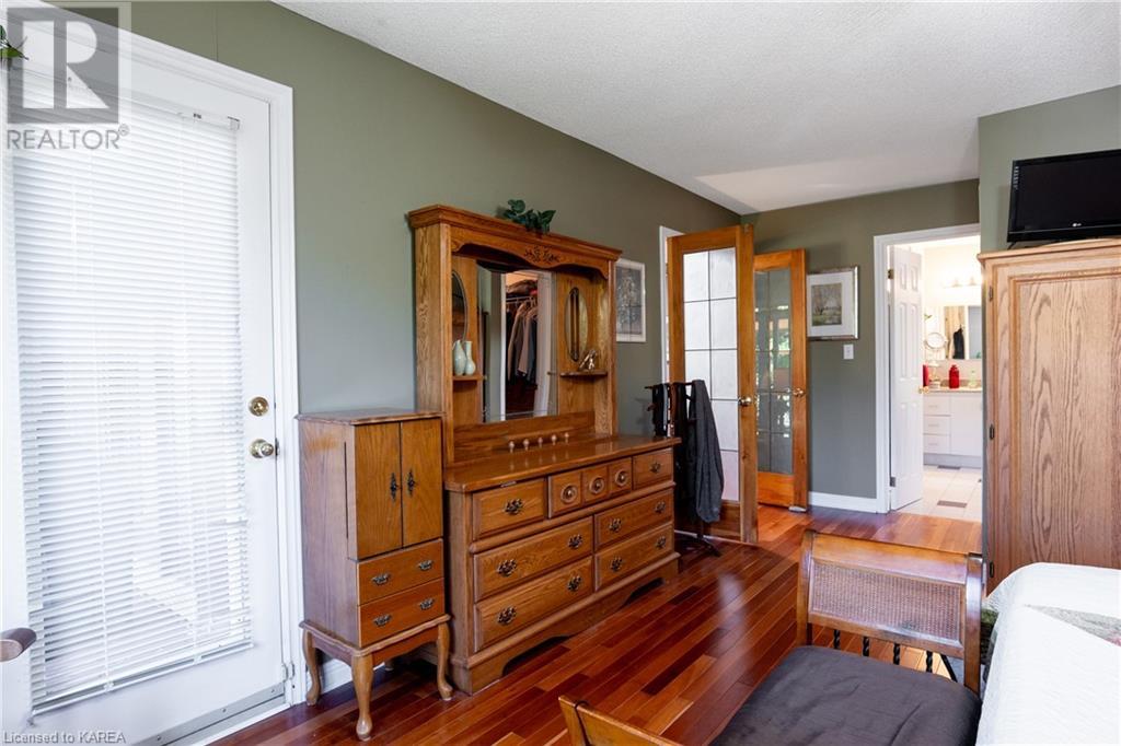 1827 RADAGE Road