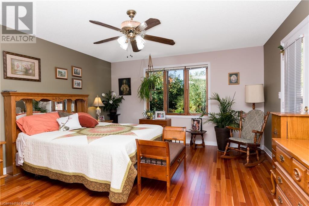 1827 RADAGE Road