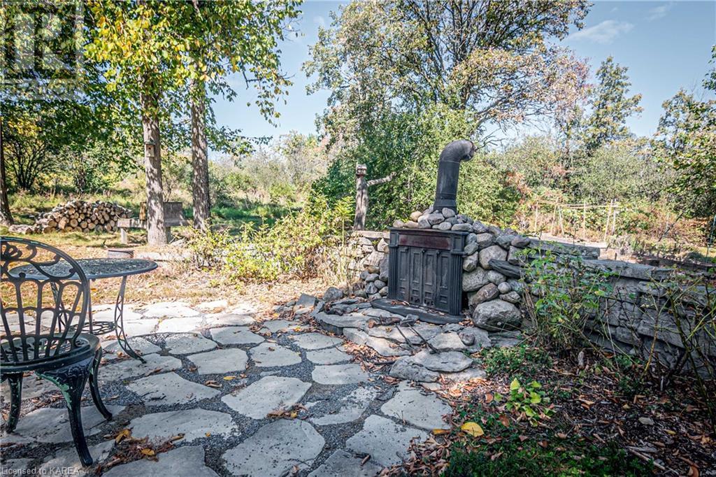 1827 RADAGE Road