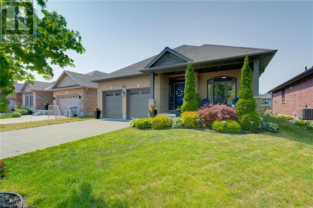 696 BENNETT Crescent