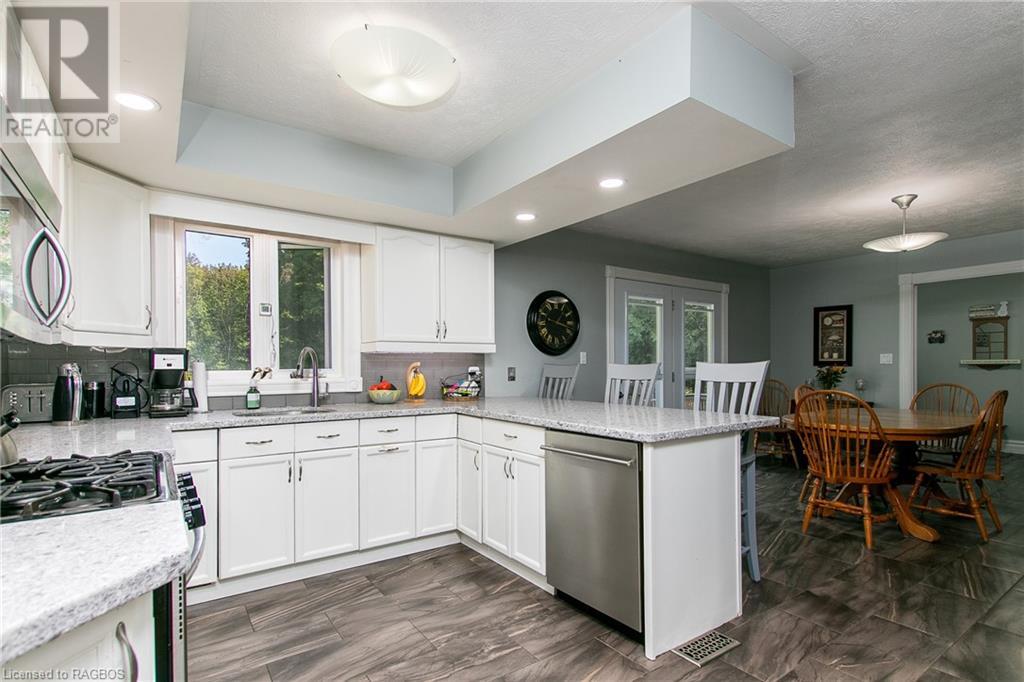 758369 GIRL GUIDE Road