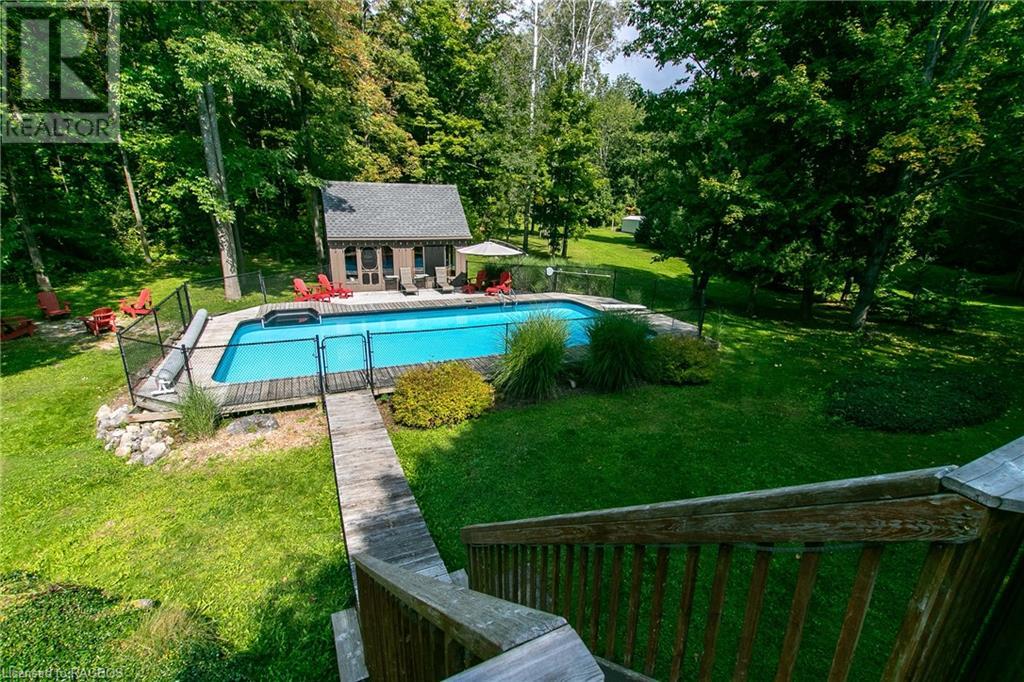 758369 GIRL GUIDE Road