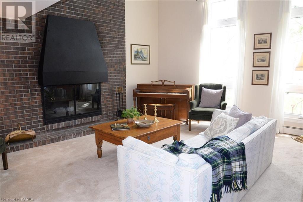 23 RIVERSIDE Drive