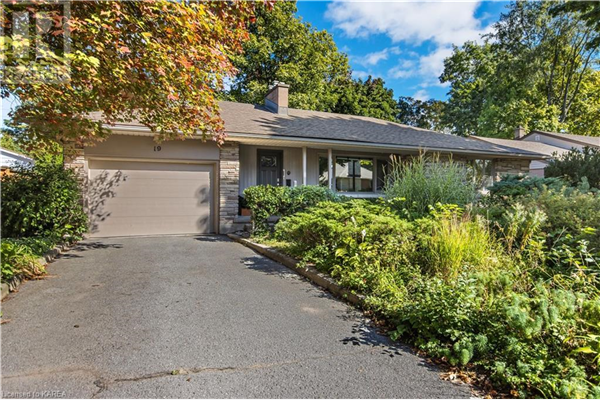 19 DICKENS Drive, Kingston