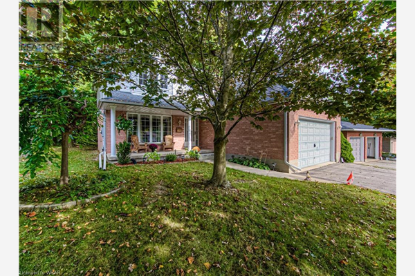 4 VILLAGE Road, Wellesley