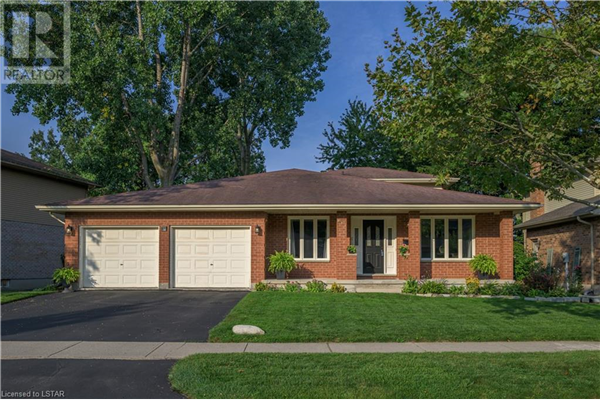 971 COUNTRY CLUB Crescent, London