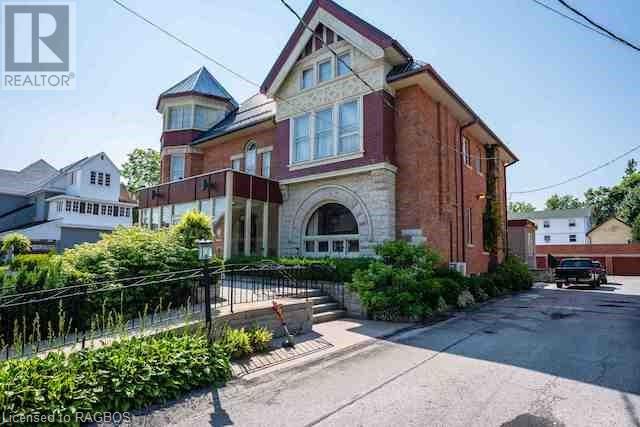 241 & 261 9TH Street W