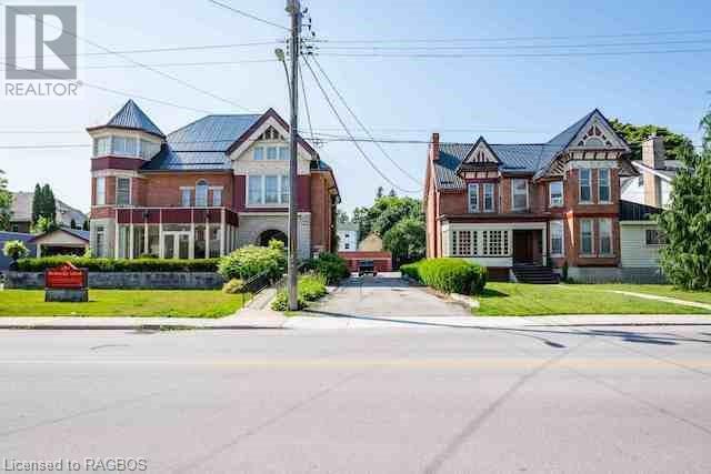 241 & 261 9TH Street W