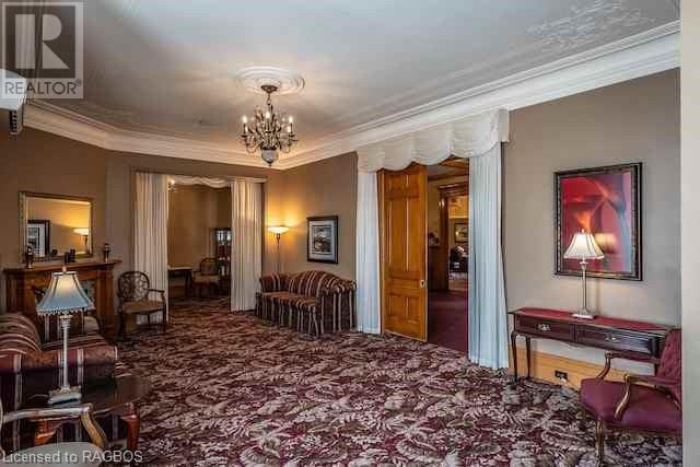241 & 261 9TH Street W
