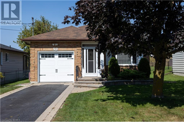 52 PARKSIDE Drive, Lindsay