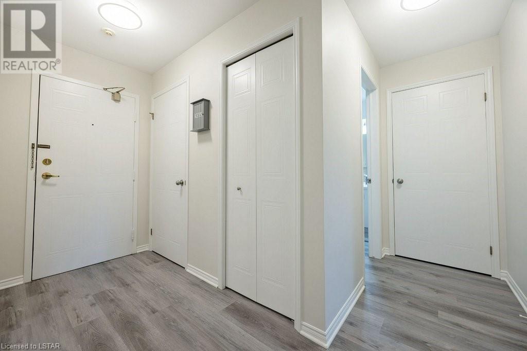 440 WELLINGTON Street Unit# 209