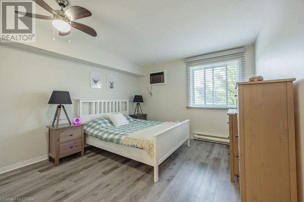 440 WELLINGTON Street Unit# 209
