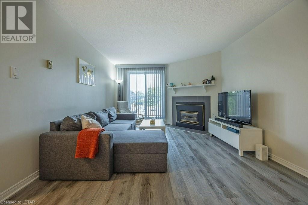 440 WELLINGTON Street Unit# 209