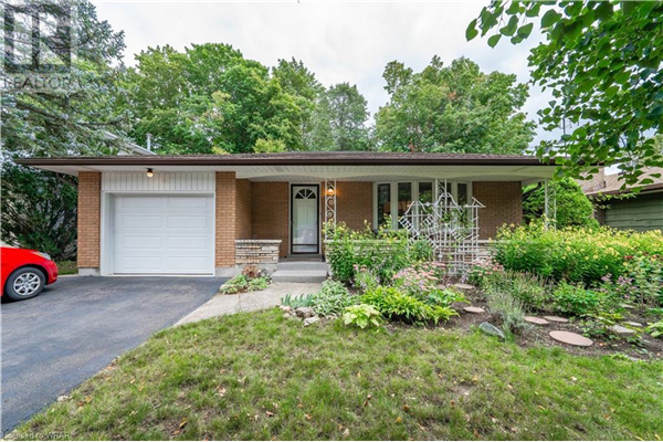 174 PINE GROVE Crescent, Waterloo