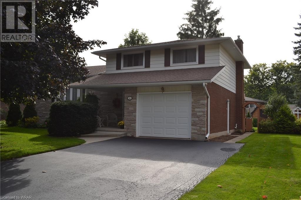 16 GREY OWL Drive