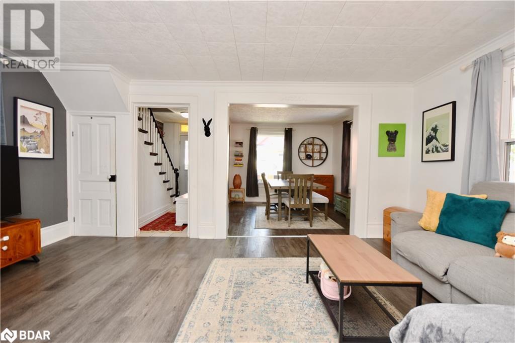 547 ELIZABETH Street