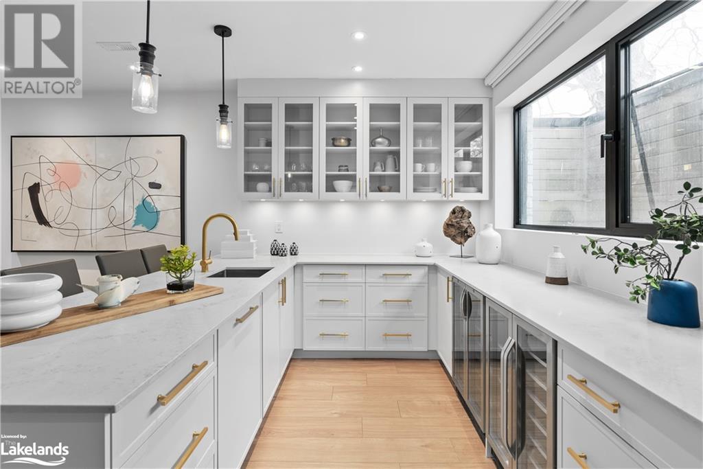 41 ALICE Street W