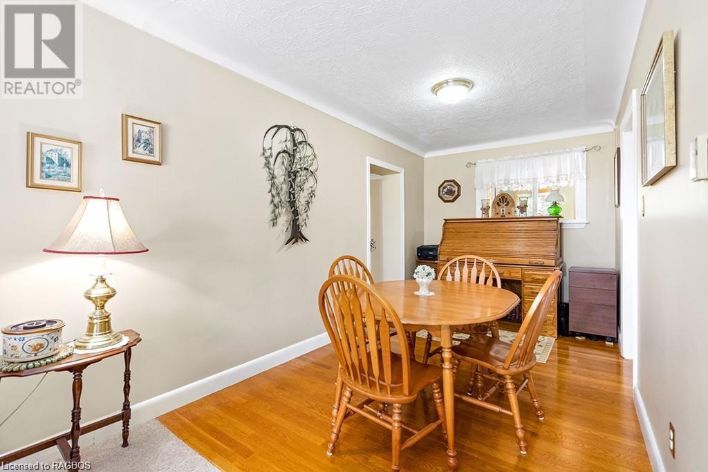 1996 6TH Avenue W