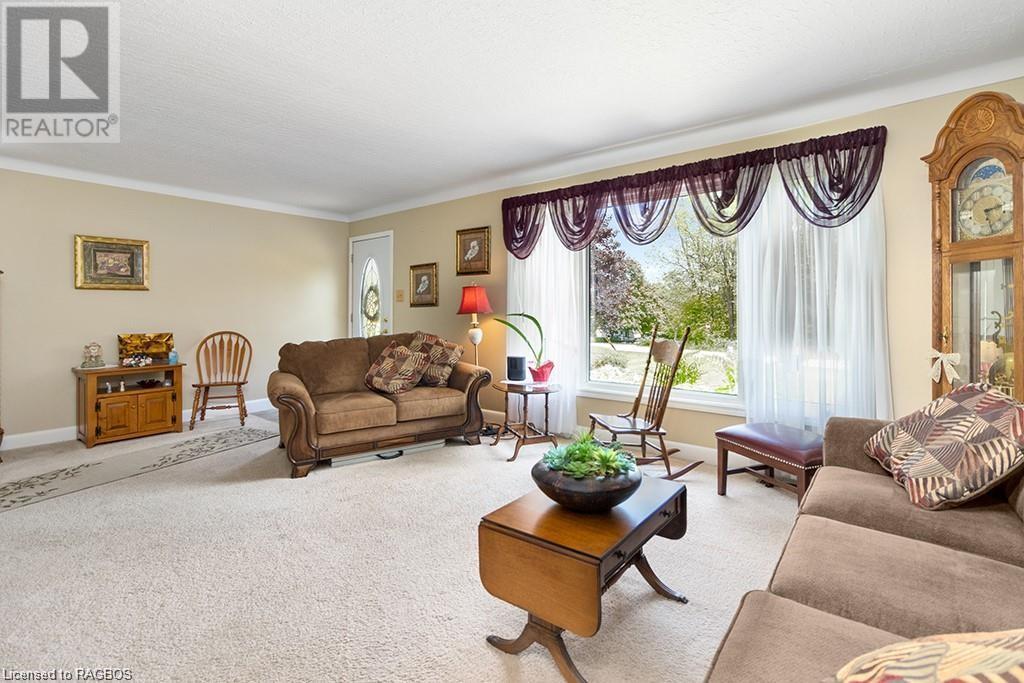 1996 6TH Avenue W