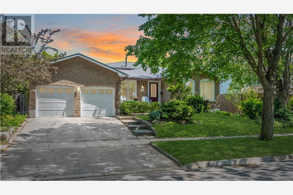 2495 WOBURN Crescent, Oakville