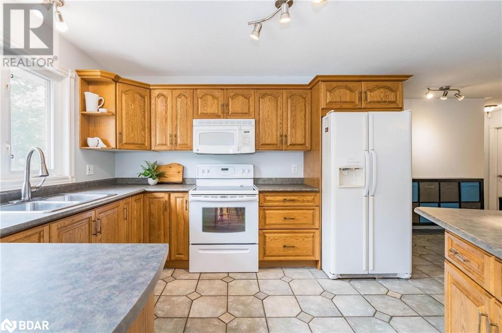 124 ARLYNN Crescent