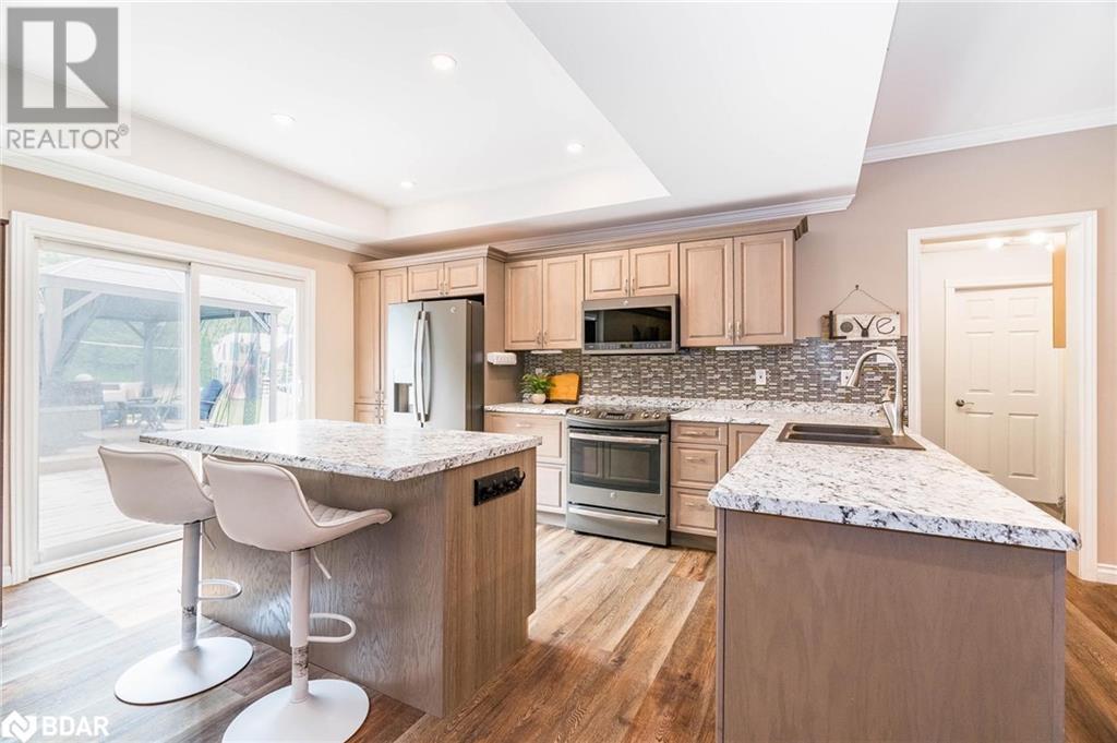 124 ARLYNN Crescent