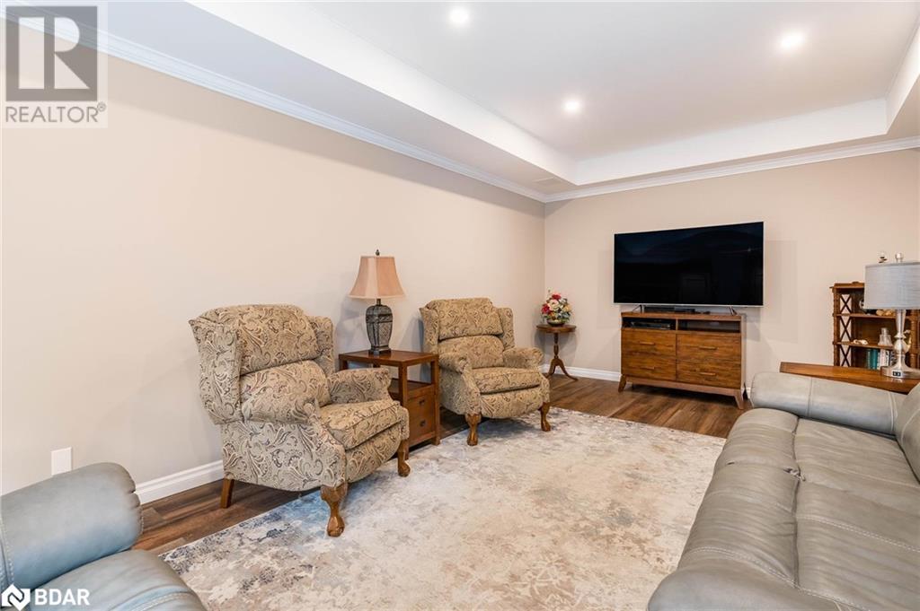 124 ARLYNN Crescent