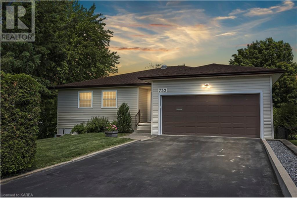 732 COLLINS BAY Road, Kingston
