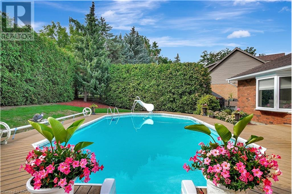 61 CHARTWELL Court, Kitchener