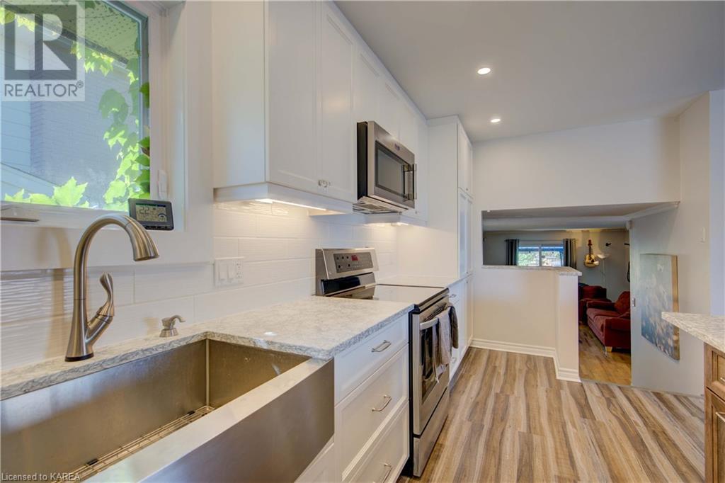 923 HUDSON Drive