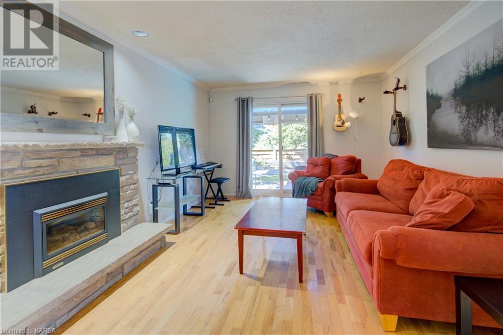 923 HUDSON Drive