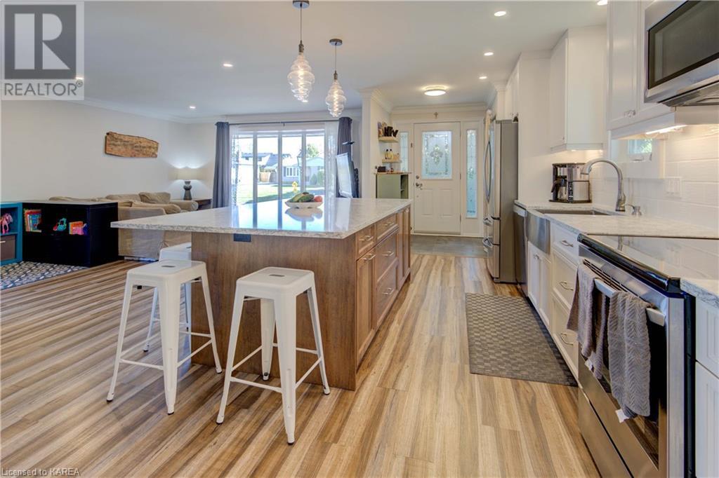 923 HUDSON Drive