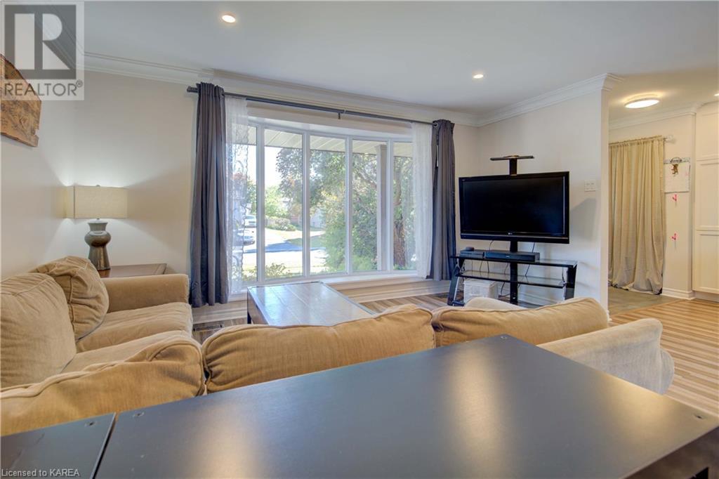 923 HUDSON Drive
