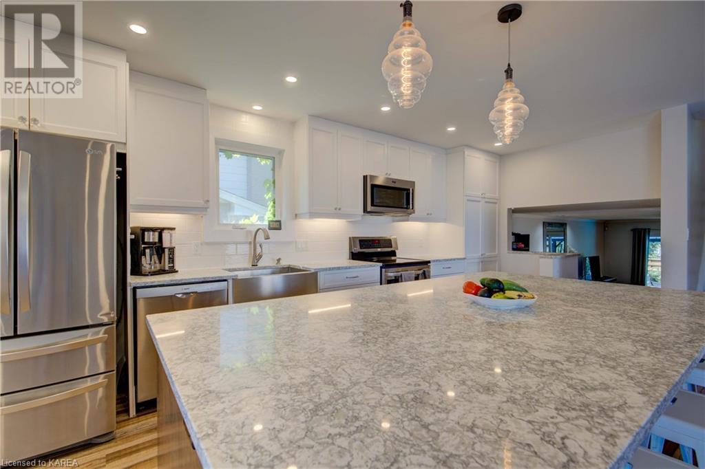 923 HUDSON Drive