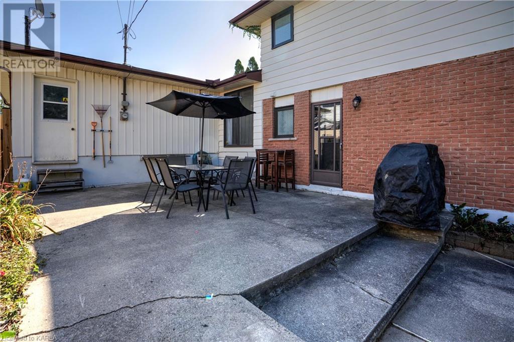 923 HUDSON Drive
