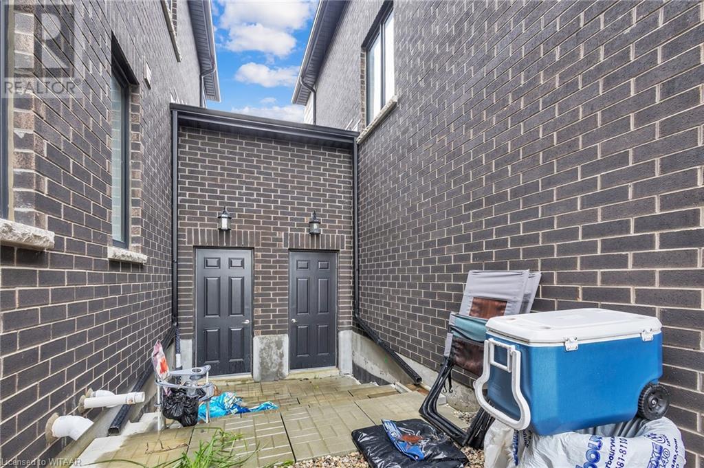 1121 EDINBURGH Drive