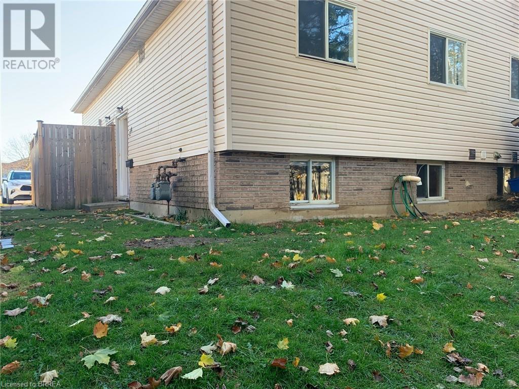 24 IVY Crescent