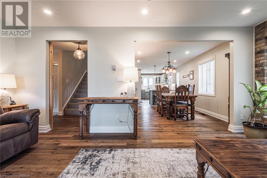 46 MISENER Road W