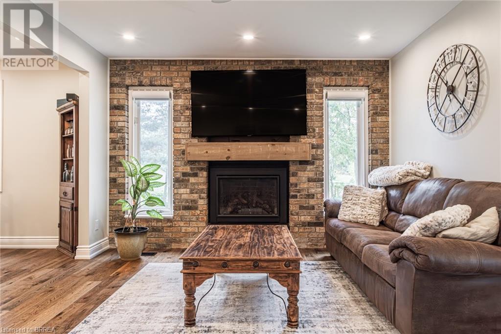 46 MISENER Road W